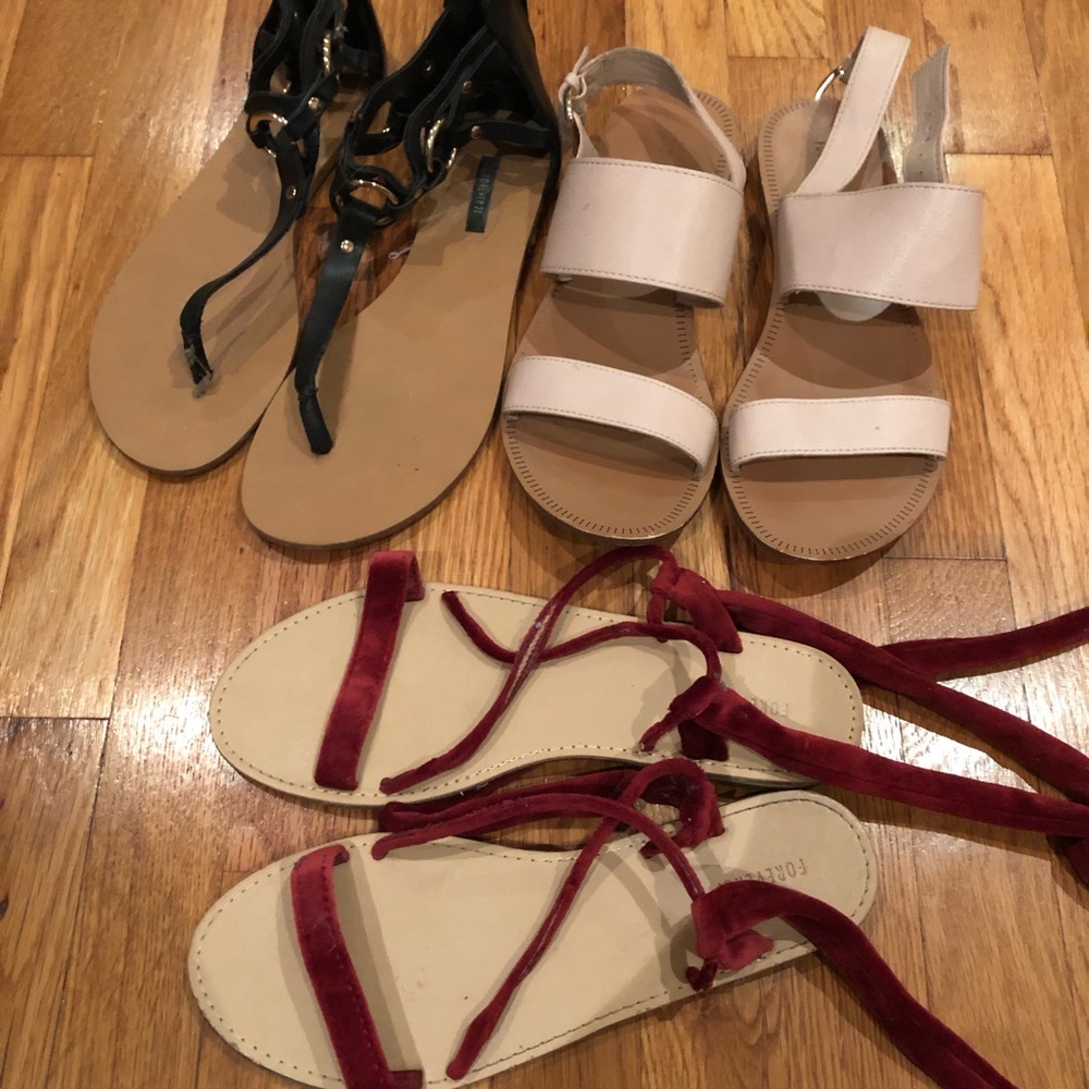 Bundle of 3 Pairs of Sandals - Picture 1 of 2
